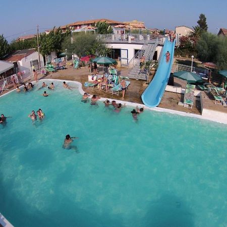 Lianna Beach Resort Marina Di Montenero Eksteriør billede