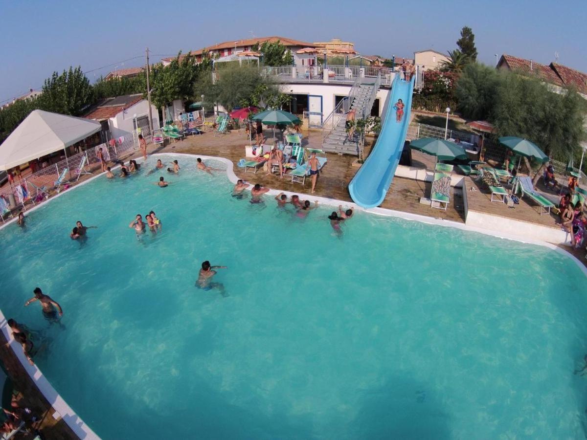 Lianna Beach Resort Marina Di Montenero Eksteriør billede